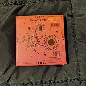 Revolution Fire Shadow Palette - Vibrant Warm Tones